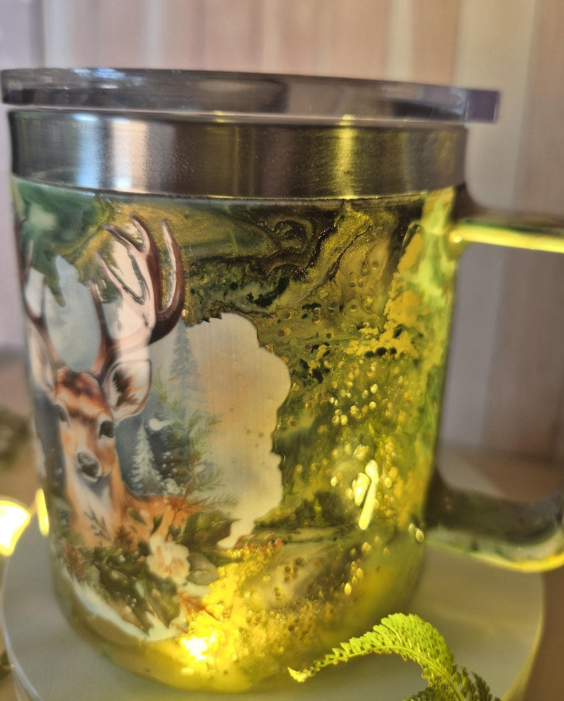 Premium Thermobecher "Herbstwald" – Handgemachtes Hirsch-Unikat in Grün 🦌