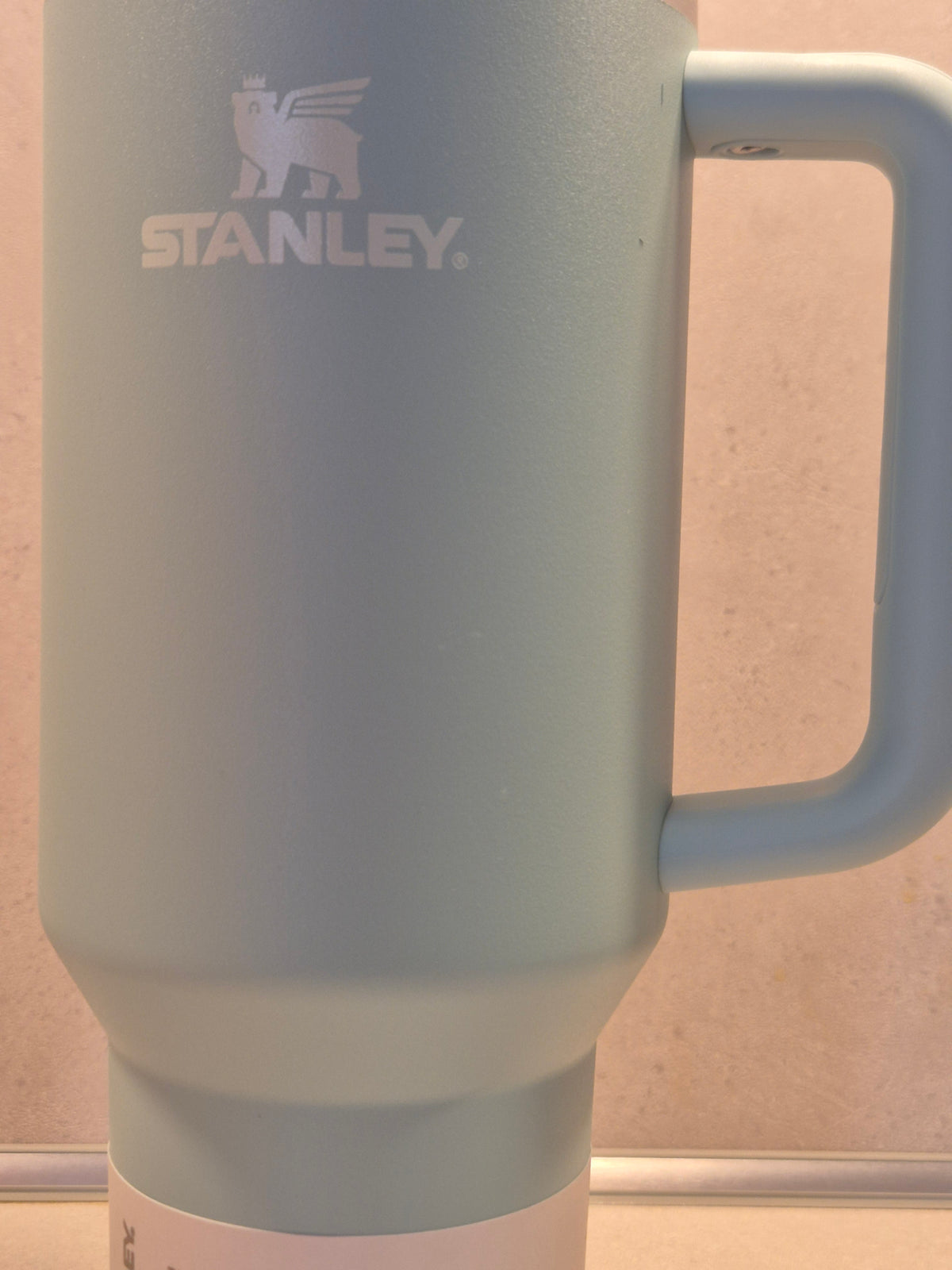 Stanley® Quencher H2.0 FlowState™ Tumbler 1,18 L / 40 oz in der Originalfarbe Blue Sky.