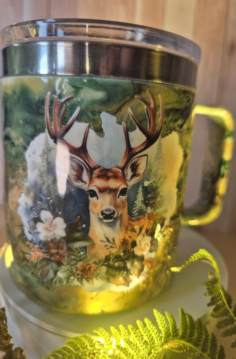 Premium Thermobecher "Herbstwald" – Handgemachtes Hirsch-Unikat in Grün 🦌