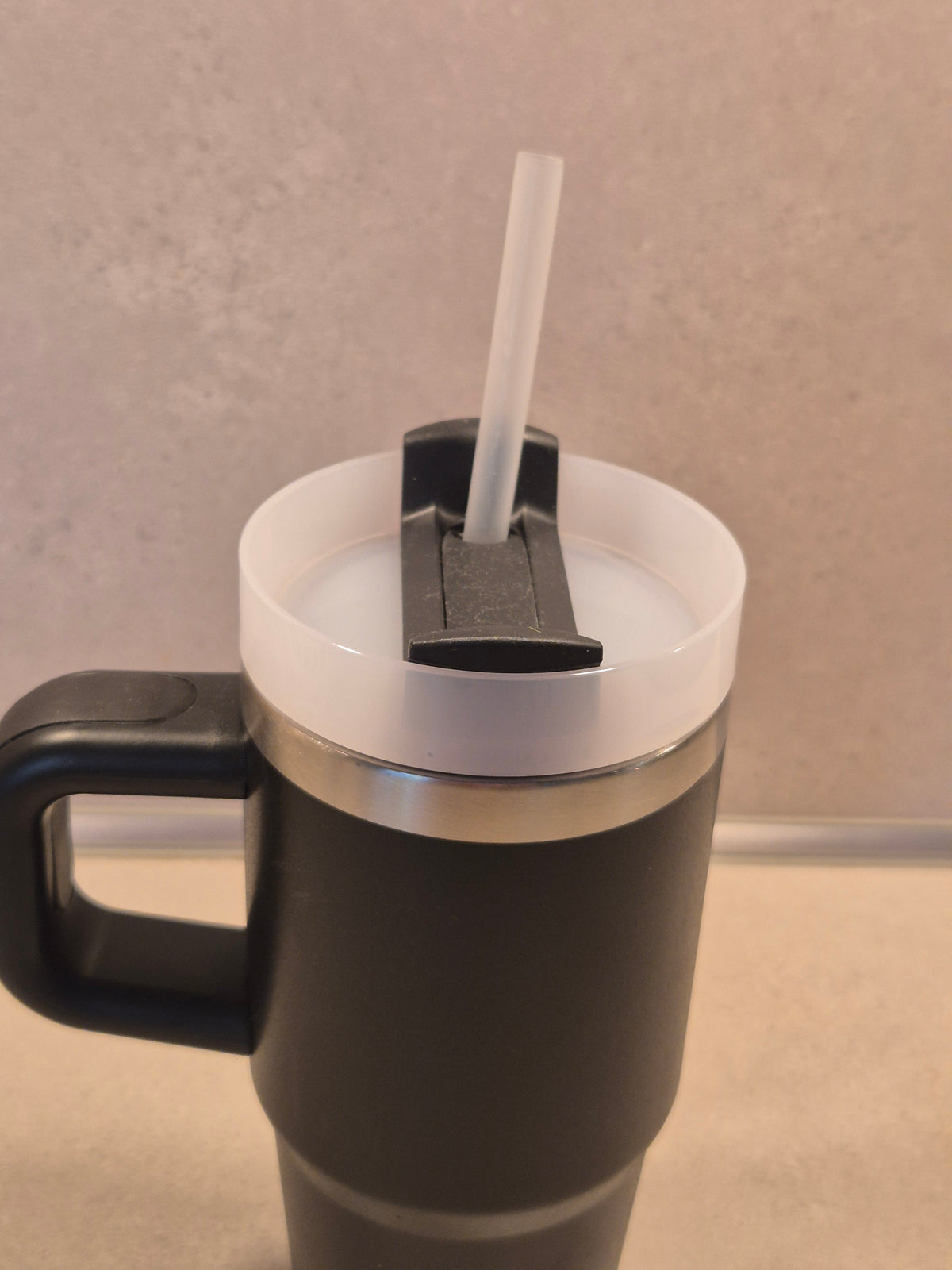 Mini Big Cup 600 ml – Schwarz | individuell veredelt & personalisiert