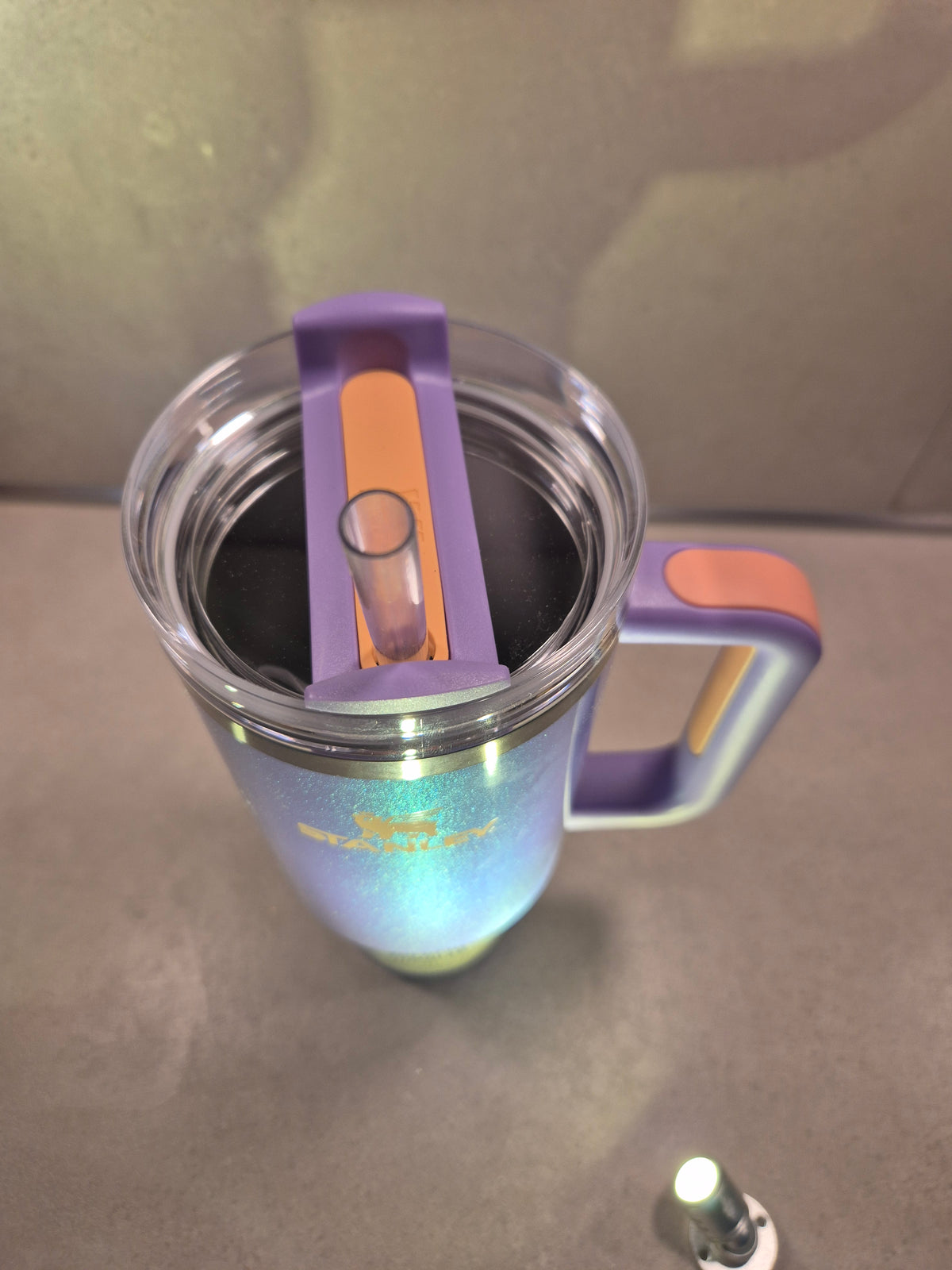 Stanley Quencher H2.0 FlowState™ 1,18 L – Periwinkle Shimmer – individuell veredelt & personalisiert