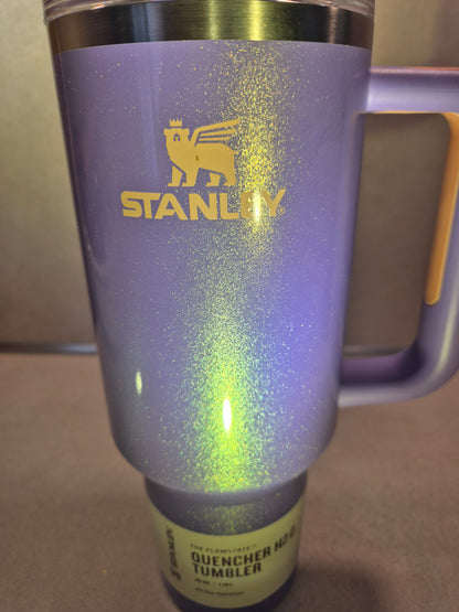 Stanley Quencher H2.0 FlowState™ 1,18 L – Periwinkle Shimmer – individuell veredelt & personalisiert